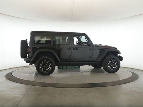 Used 2023 Jeep Wrangler Unlimited Rubicon w/ Cold Weather Group AWD/4WD image 3