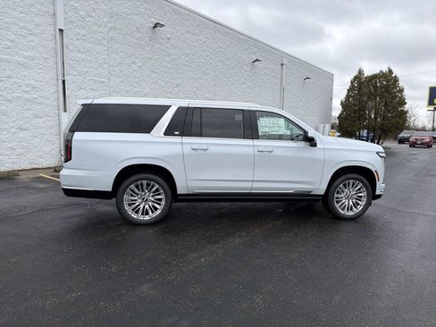 New 2026 Cadillac Escalade ESV Luxury image 4