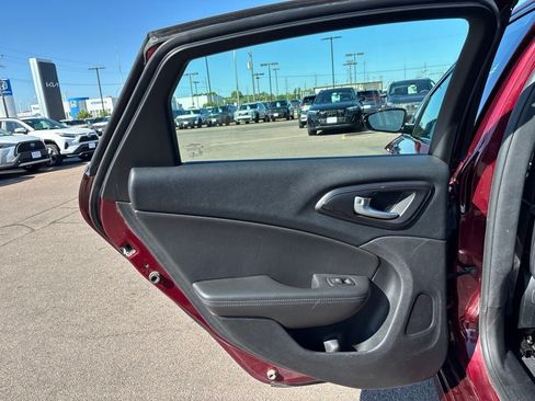Used 2016 Chrysler 200 S FWD image 23