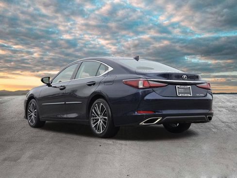 Used 2023 Lexus ES 350 w/ Premium Package image 6