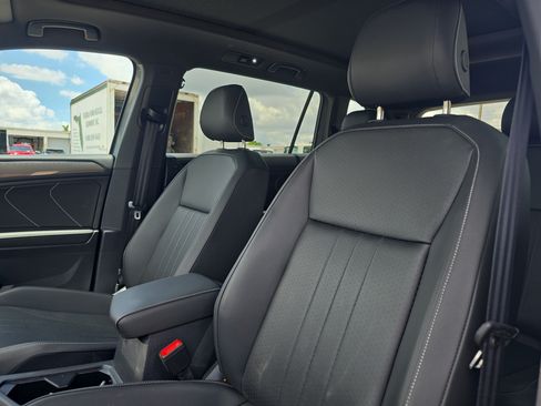 Used 2023 Volkswagen Tiguan SE R-Line FWD image 24