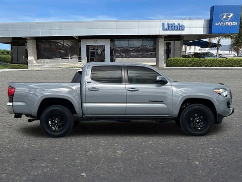 Used 2020 Toyota Tacoma SR5 w/ Blackout Package image 9