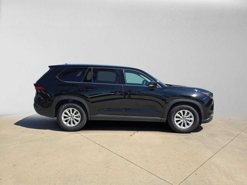 Certified 2026 Toyota Grand Highlander FWD image 2