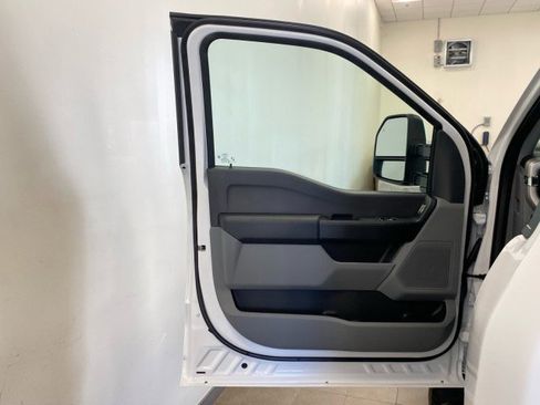 New 2026 Ford F550 4x4 Regular Cab Super Duty w/ XL Chrome Package image 9