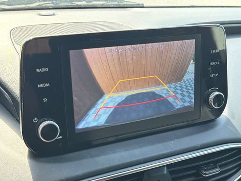 Used 2023 Hyundai Santa Fe SE FWD image 7