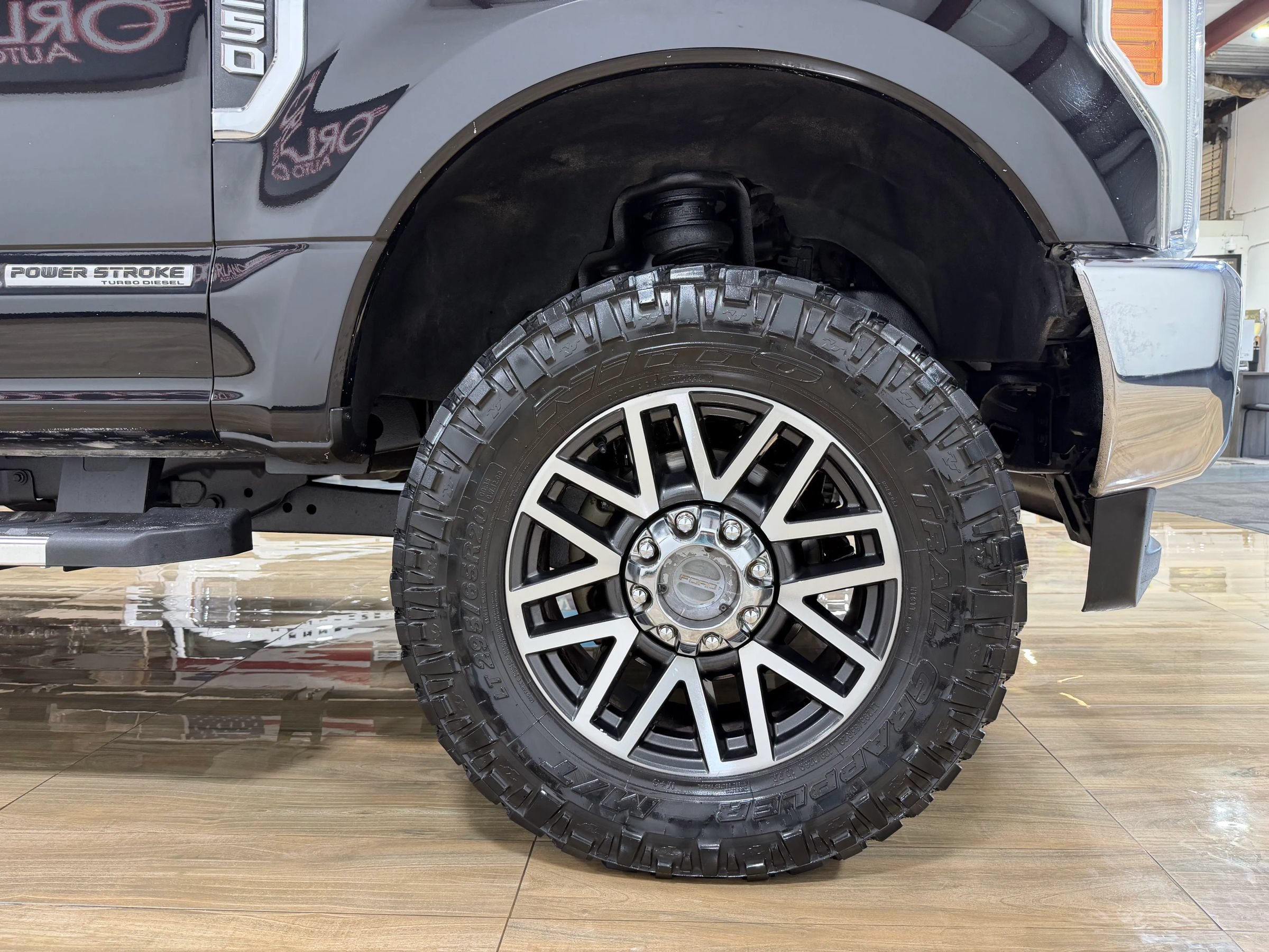 Used 2019 Ford F250 Lariat w/ Lariat Ultimate Package AWD/4WD image 4