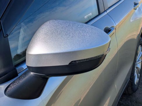 New 2026 Mitsubishi Outlander ES image 11