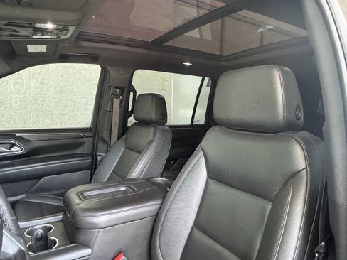 Used 2022 Chevrolet Suburban LT w/ Luxury Package AWD/4WD image 17