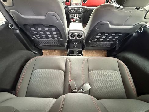 Used 2021 Jeep Wrangler Rubicon AWD/4WD image 34