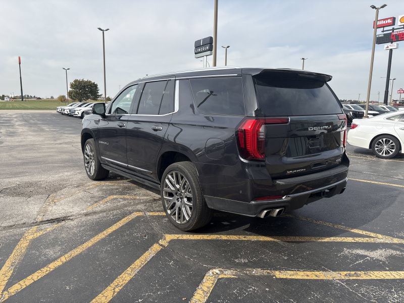Used 2025 GMC Yukon Denali Ultimate w/ LPO, Floor Liner Package AWD/4WD image 3