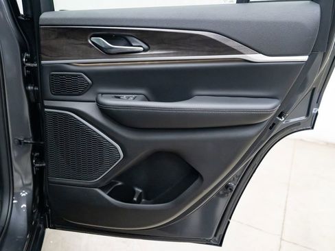 New 2026 Jeep Grand Cherokee Limited image 32