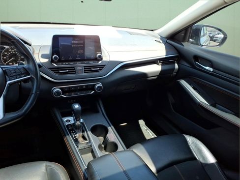 Used 2020 Nissan Altima 2.5 SR w/ Premium Package FWD image 17