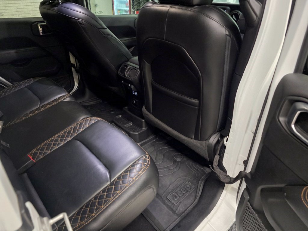 Used 2021 Jeep Wrangler Unlimited Sahara AWD/4WD image 37