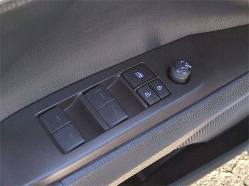 Used 2024 Toyota Camry SE image 13