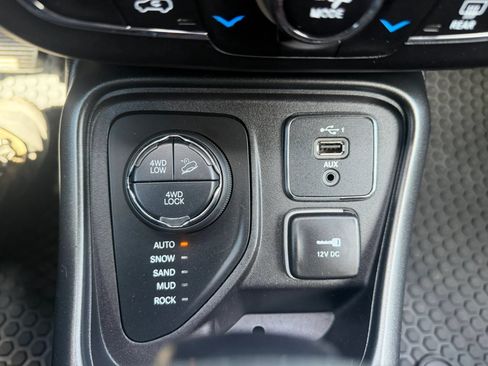 Used 2019 Jeep Compass Trailhawk AWD/4WD image 27