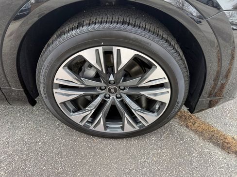 New 2026 Audi Q8 Premium Plus image 25