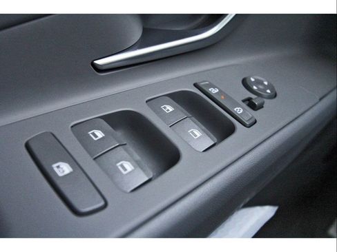 Certified 2026 Hyundai Elantra SE FWD image 15
