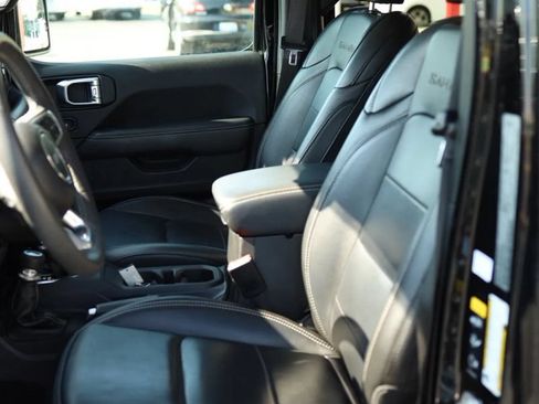 Used 2023 Jeep Wrangler Unlimited Sahara w/ Cold Weather Group AWD/4WD image 15