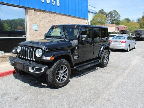 Used 2021 Jeep Wrangler Unlimited Sahara AWD/4WD image 3