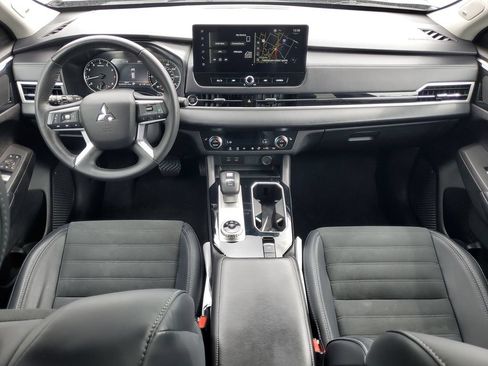 Used 2025 Mitsubishi Outlander SE AWD/4WD image 26