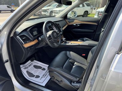 Used 2022 Volvo XC90 T6 Momentum w/ Climate Package