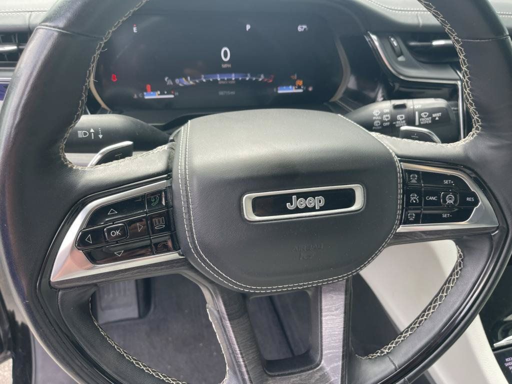 Used 2022 Jeep Grand Cherokee Overland w/ Adv Protech Group III AWD/4WD image 8