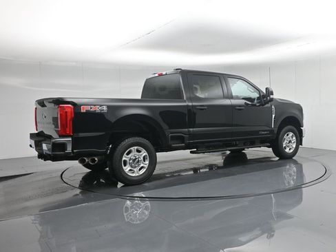 New 2026 Ford F250 XLT w/ FX4 Off-Road Package image 27