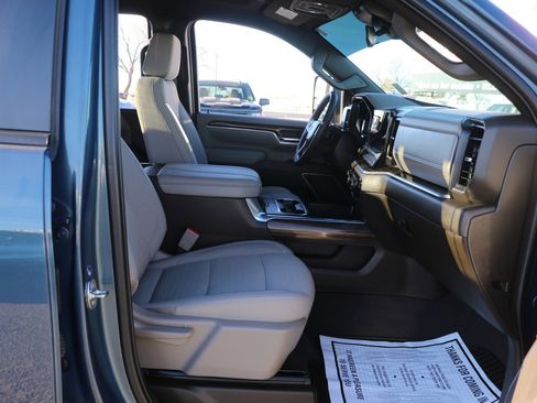 Used 2025 Chevrolet Silverado 2500 LT w/ Convenience Package image 33