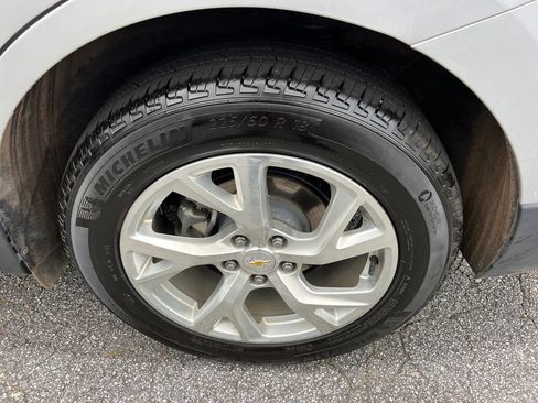 Used 2020 Chevrolet Equinox Premier AWD/4WD image 16