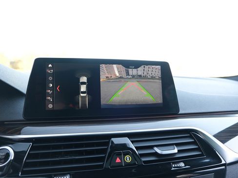 Used 2018 BMW 540i w/ M Sport Package image 33