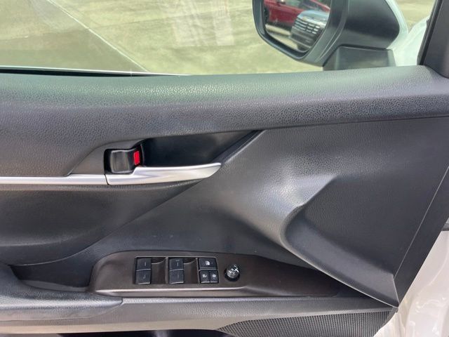 Used 2023 Toyota Camry SE FWD image 13