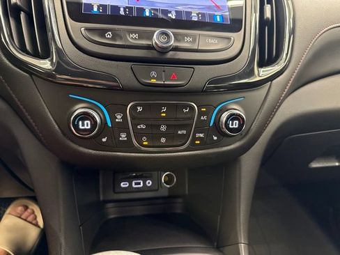Used 2023 Chevrolet Equinox RS FWD image 28