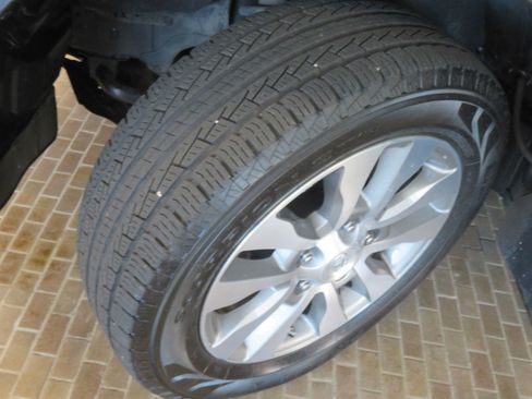 Used 2017 Toyota Sequoia Platinum RWD image 11