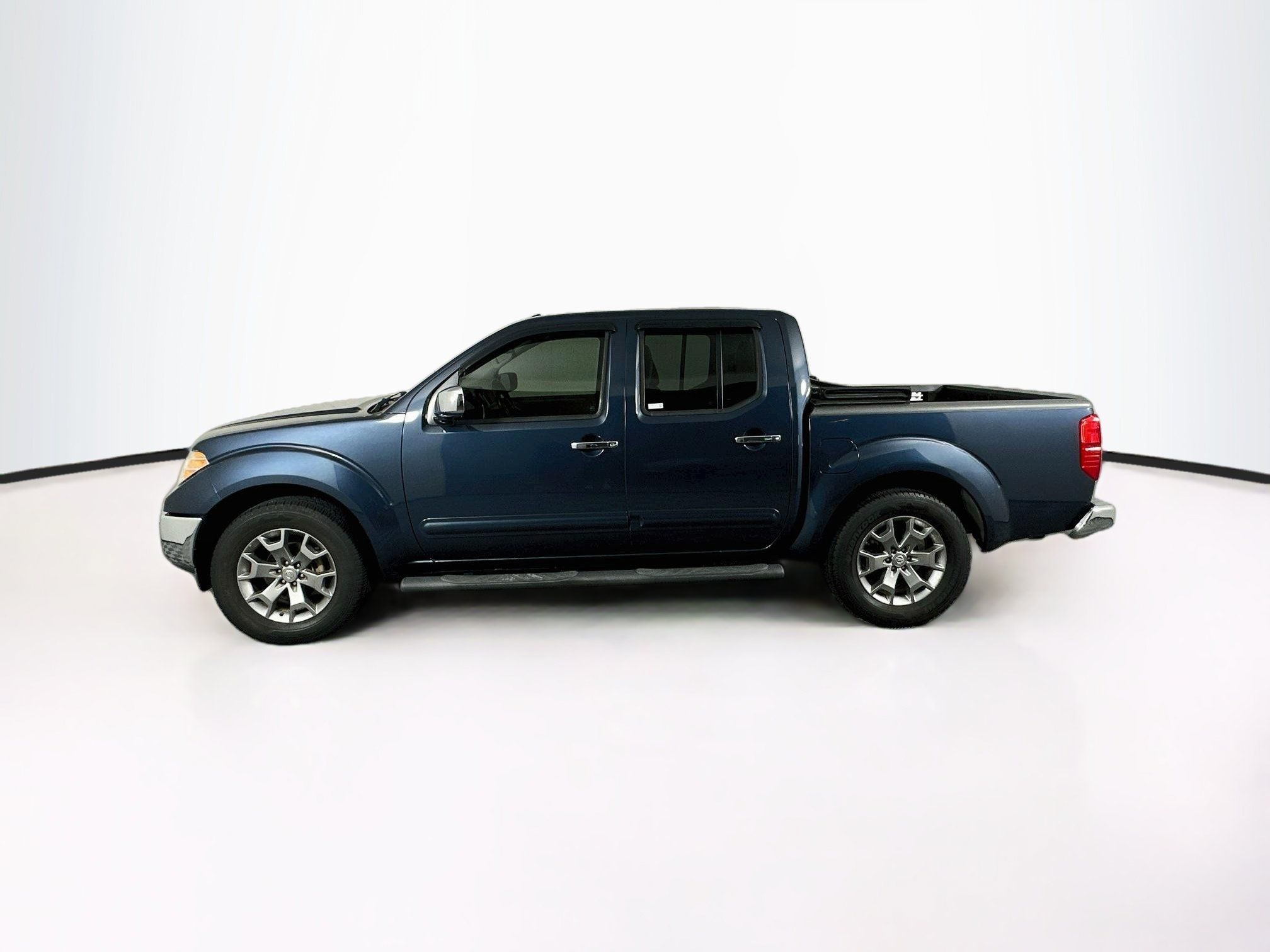 Used 2019 Nissan Frontier SL RWD image 4