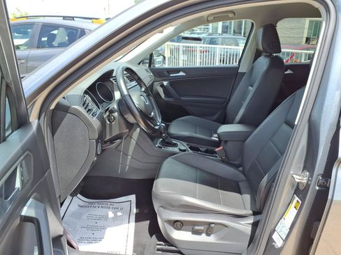 Used 2019 Volkswagen Tiguan SE w/ 3rd Row Seat Package AWD/4WD image 22