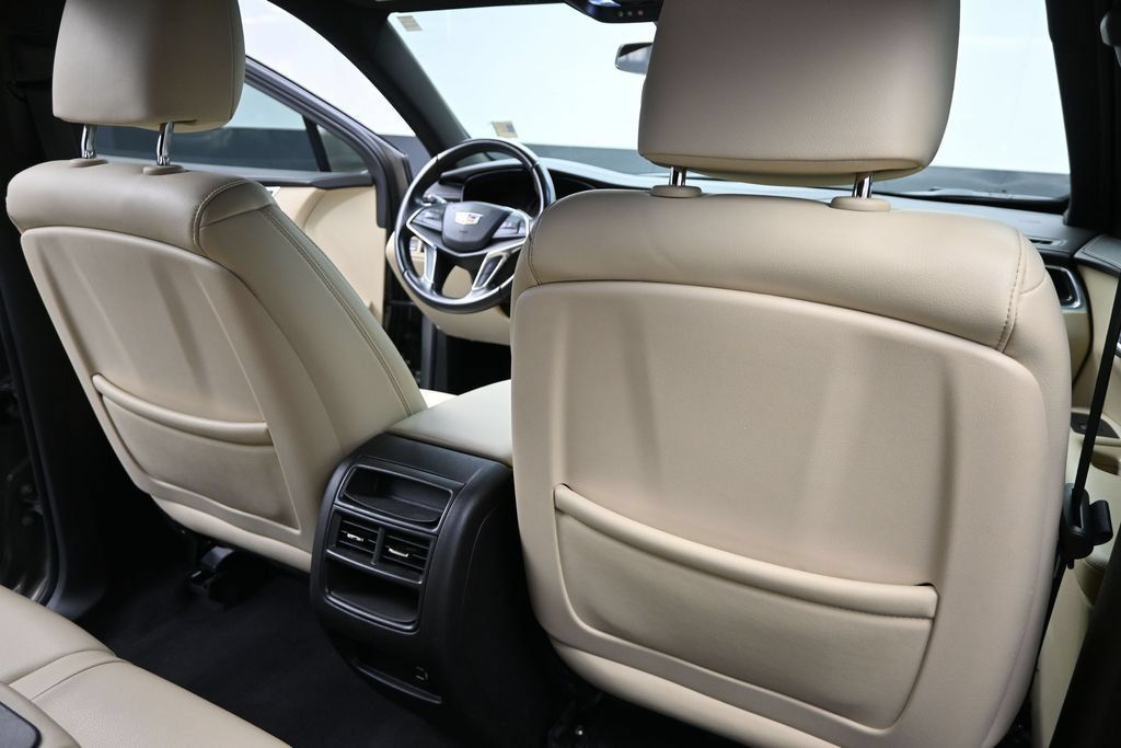 Used 2019 Cadillac XT5 AWD image 23