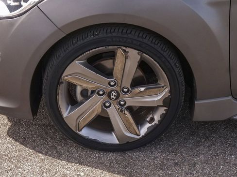 Used 2015 Hyundai Veloster Turbo image 5