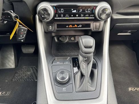 Certified 2024 Toyota RAV4 LE image 27