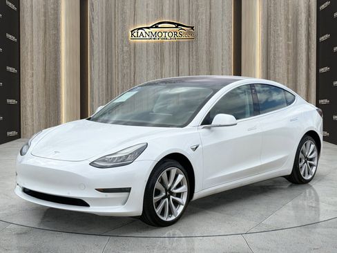 Used 2018 Tesla Model 3 Mid Range image 3