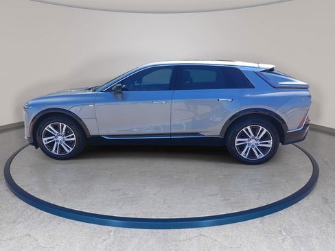 Used 2024 Cadillac Lyriq Tech w/ Driver Assist Package image 8