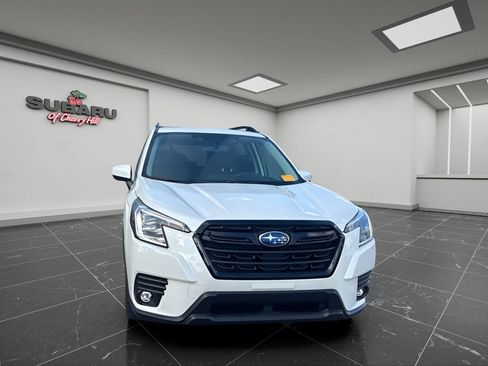Certified 2024 Subaru Forester Premium AWD/4WD image 3