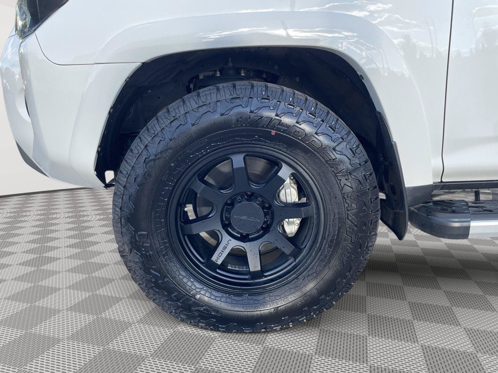 Used 2024 Toyota 4Runner TRD Off-Road Premium w/ Moonroof Package AWD/4WD image 8