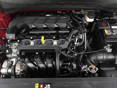 Certified 2025 Hyundai Venue Limited image 29