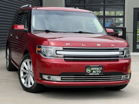 Used 2019 Ford Flex Limited w/ Class III Trailer Tow Package AWD/4WD image 5