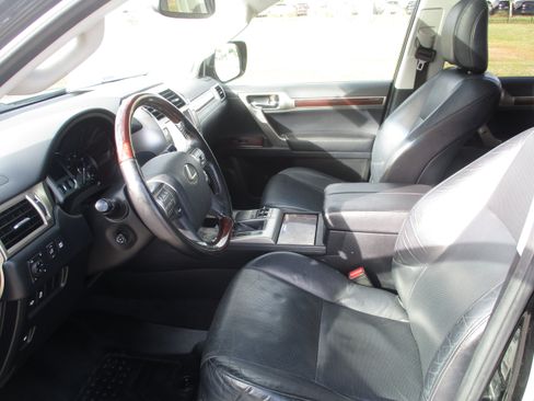 Used 2018 Lexus GX 460 image 10