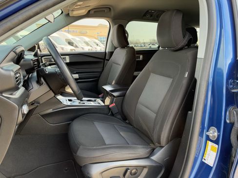 Used 2023 Ford Explorer XLT image 23
