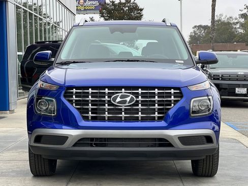 New 2025 Hyundai Venue SEL FWD image 9