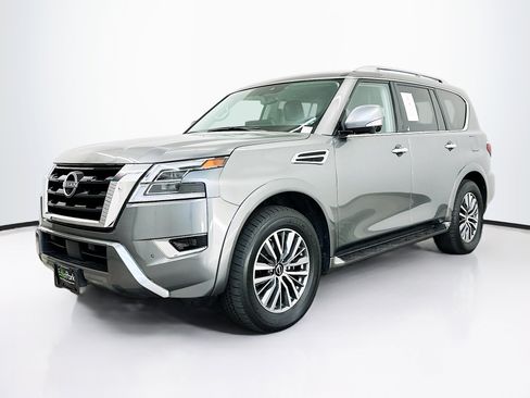 Used 2024 Nissan Armada SL image 3
