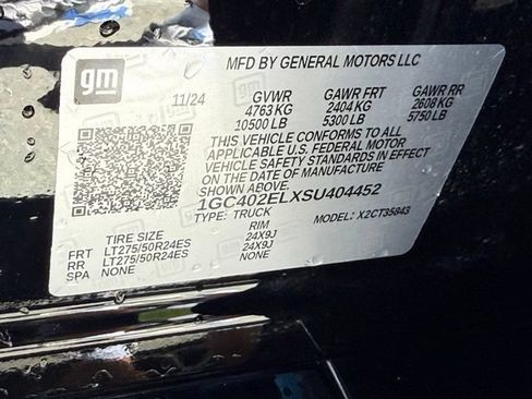 Used 2025 Chevrolet Silverado EV RST AWD/4WD image 45