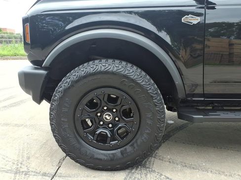 Used 2022 Ford Bronco Wildtrak AWD/4WD image 24